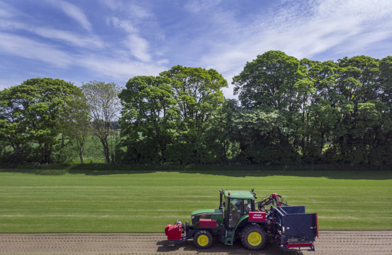 Harvesting grass turf