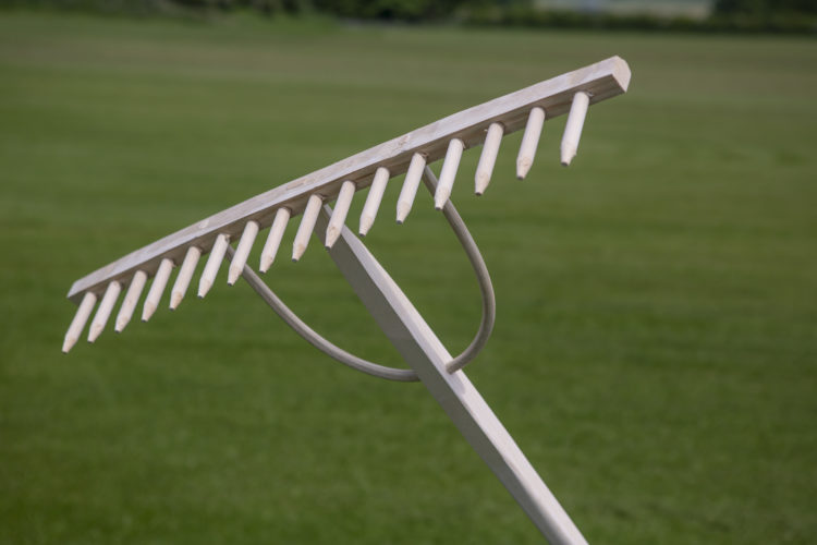 Rollaturf rake