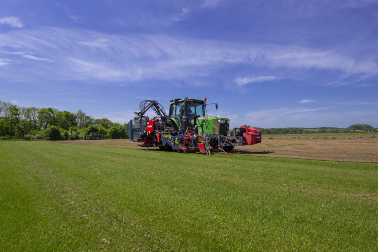 Rollaturf harvesting grass turf